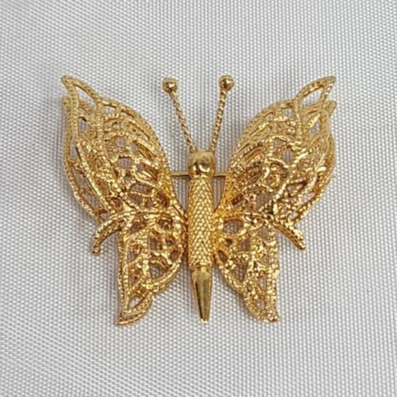 Monet Signed Gold Tone Double Winged Butterfly Filigree Brooch Pin Vintage Fancy - Picture 1 of 8